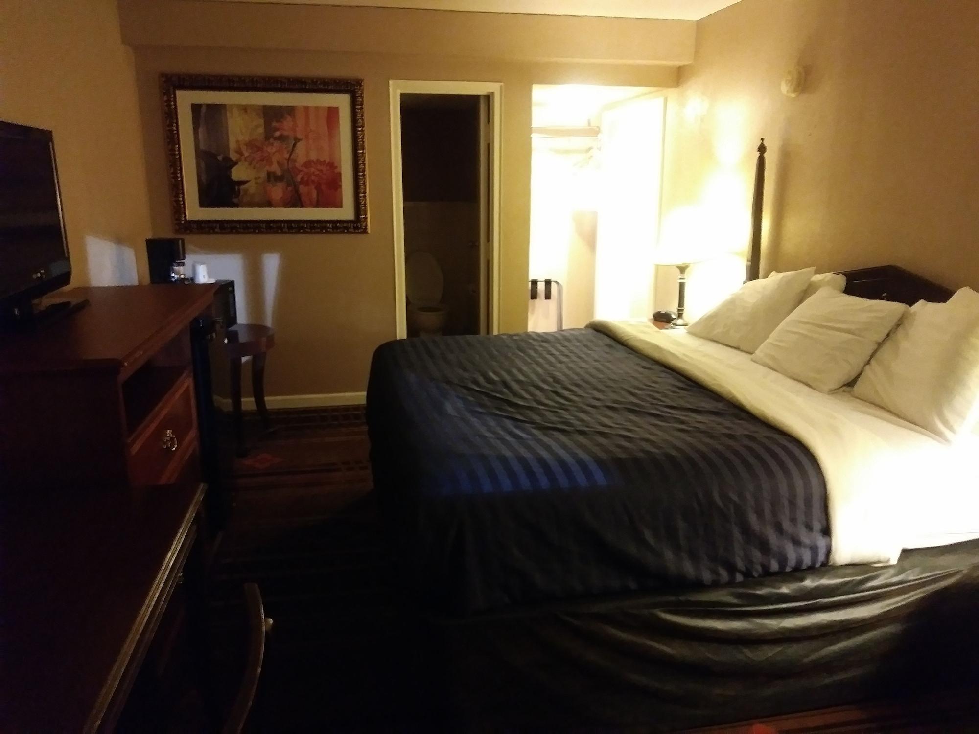 Days Inn By Wyndham Hot Springs Extérieur photo