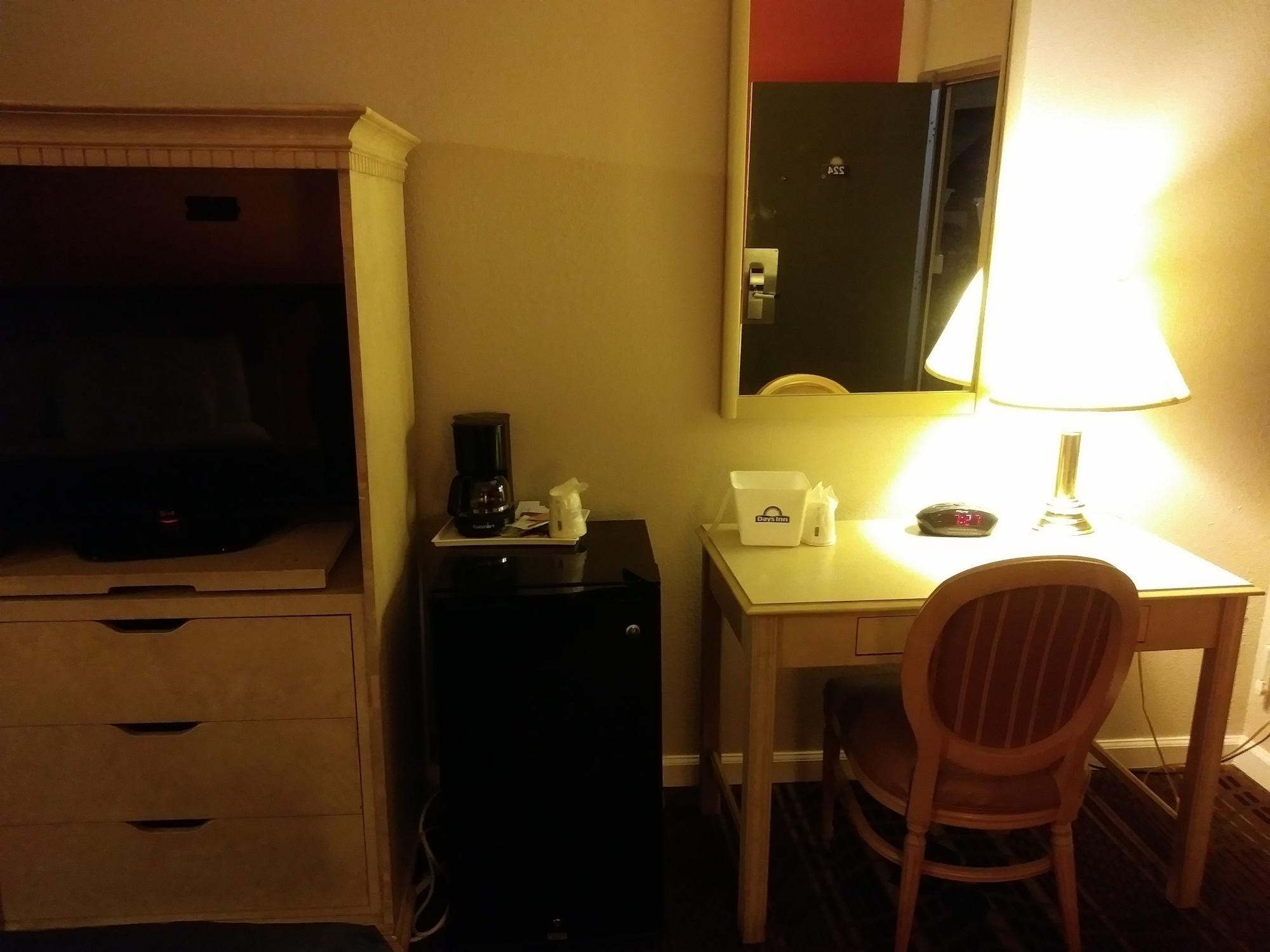 Days Inn By Wyndham Hot Springs Extérieur photo
